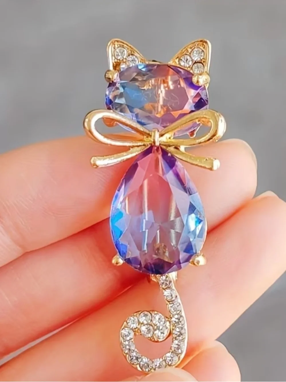 Gold Cat Brooch with Pink & Purple Crystal Accent nwt